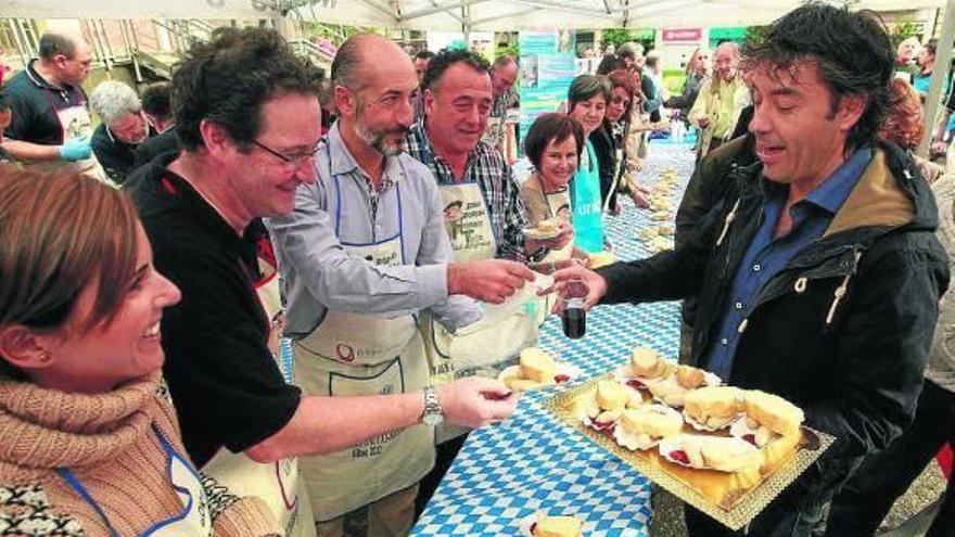 5.000 euros para Unicef con las salchichas solidarias