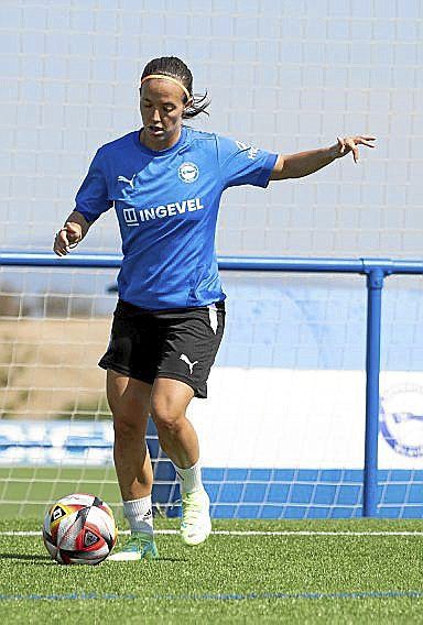La capitana Alba Aznar 