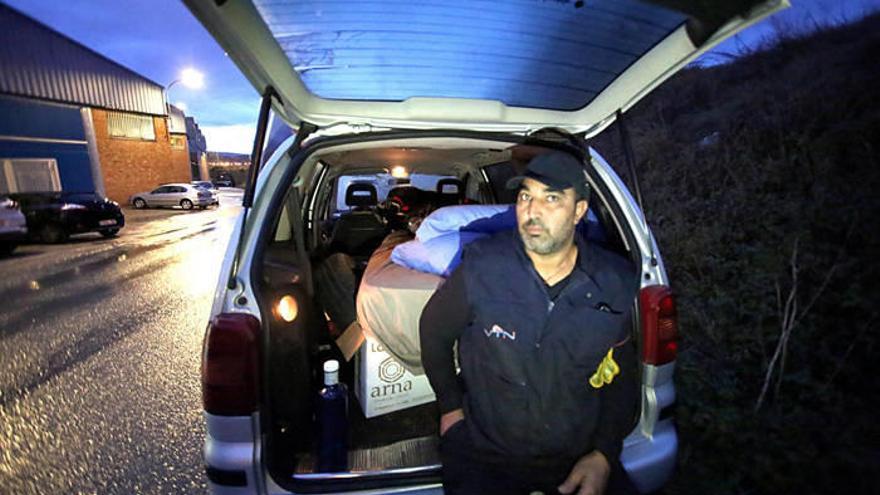 Mohamed Asrih, que fue delegado por UGT, acude a trabajar al mismo tiempo que está en huelga de hambre.