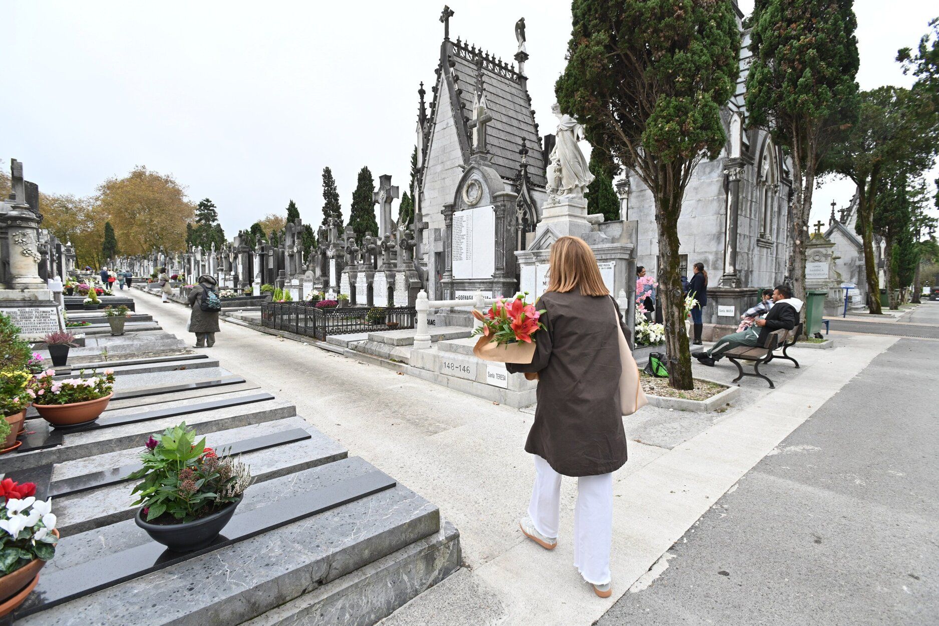 El cementerio de Donostia, punto de encuentro con el recuerdo