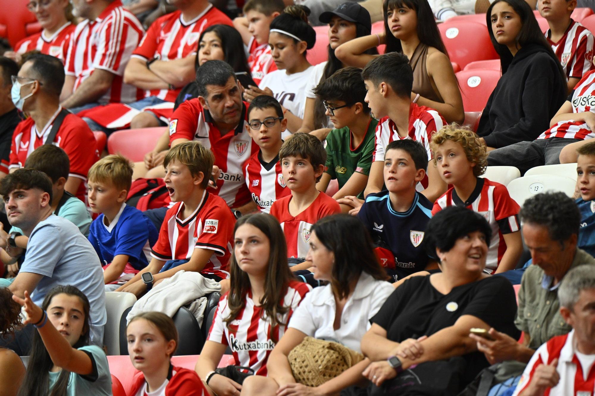 En imágenes: ¿Has asistido al Athletic-Barcelona en San Mamés? Búscate