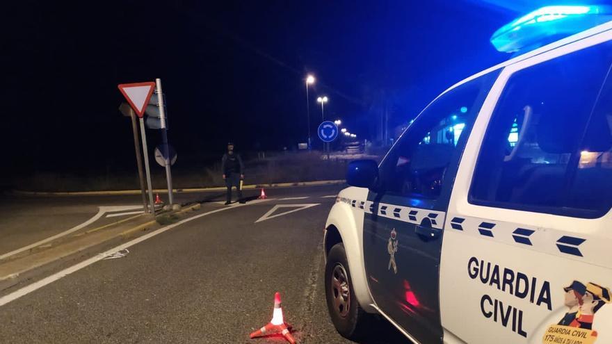 Un hombre con una orden de alejamiento hiere de gravedad a su expareja y sus dos hijas en Ibiza