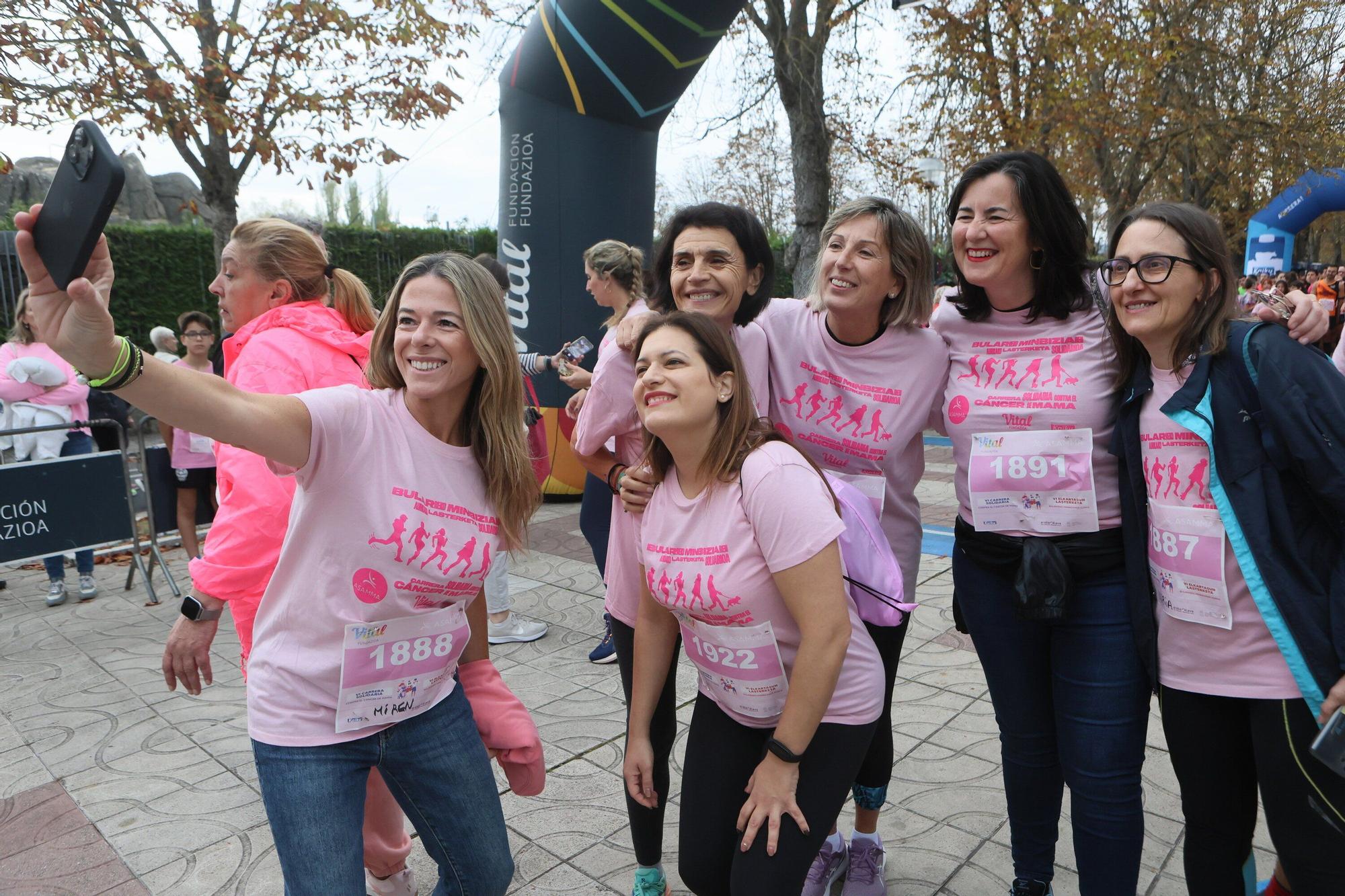 En imágenes: Vitoria se vuelca con la VI Carrera Solidaria contra el Cáncer de Mama