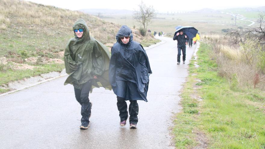 Paraguas y chubasqueros, protagonistas de la primera Javierada 2026: el tiempo previsto