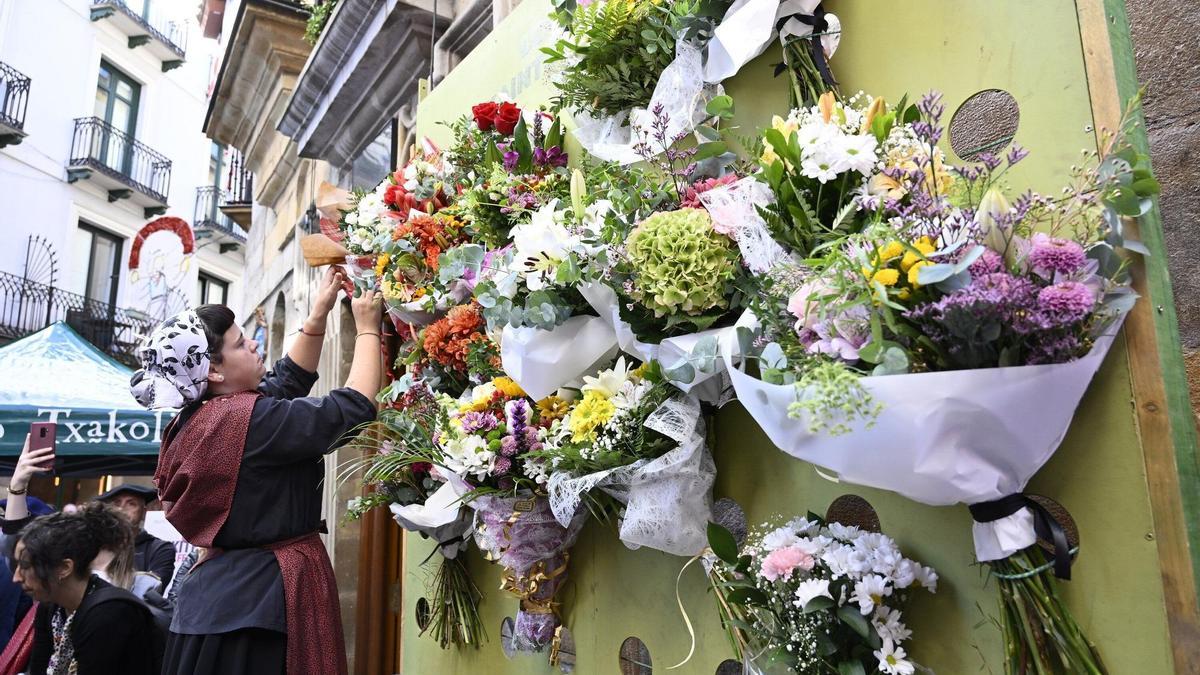 La ofrenda a la Amatxu de Begoña es uno de los actos centrales del 11 de octubre