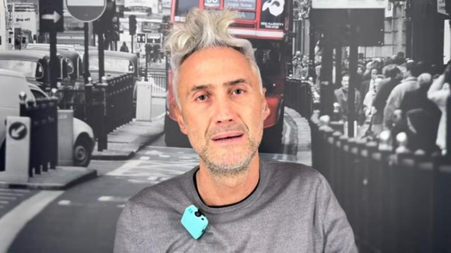 Obliga a sus alumnos a ver sus vídeos de YouTube si quieren sacar más de un 8