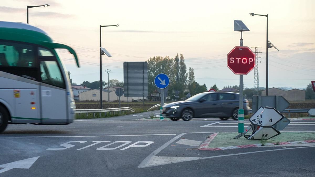 Cruce del Buesa Arena, entre las carreteras A-2134 y la A-4001.