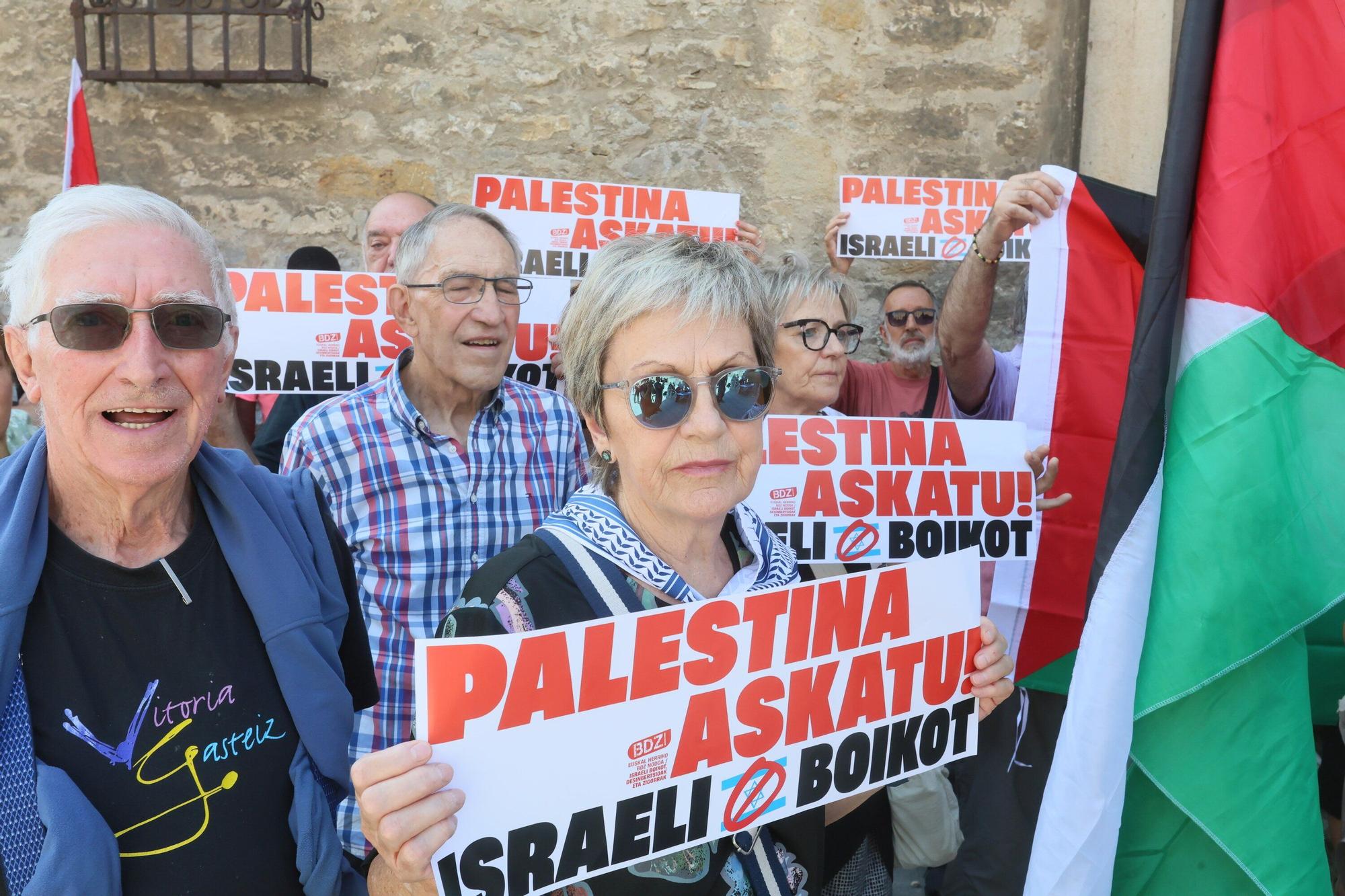 En imágenes: Encierro y ayuno en Vitoria-Gasteiz para apoyar a la 'Global Sumud Flotilla'