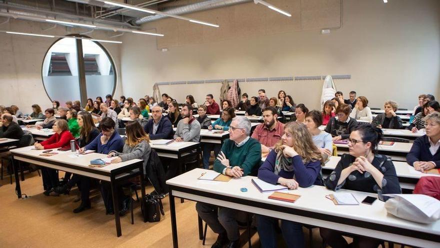 Profesorado de Educación Secundaria, durante la charla celebrada en la UPNA.