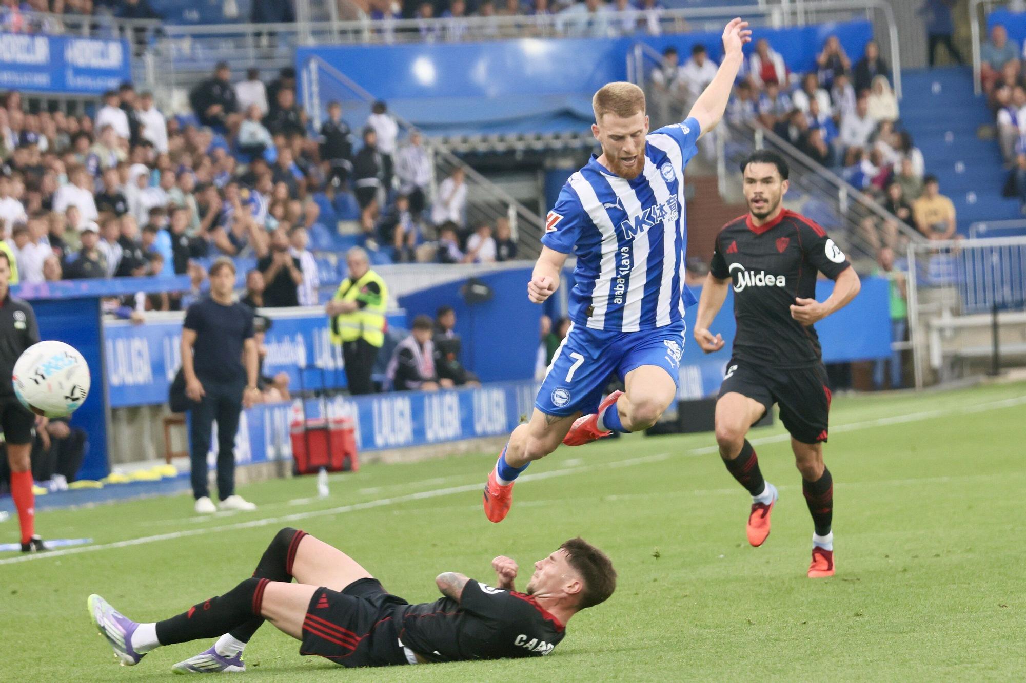 En imágenes: El Alavés cae en Mendizorroza ante el Sevilla