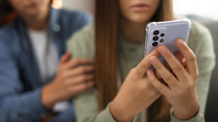 Ocho de cada diez mujeres jóvenes ha sido acosada en redes sociales