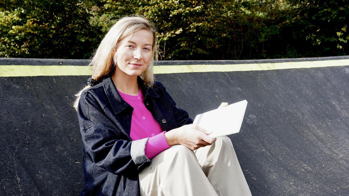 ‘0 negatiboa’ poesia liburua eman du argitara Arantzazu Lizartza leitzarrak.