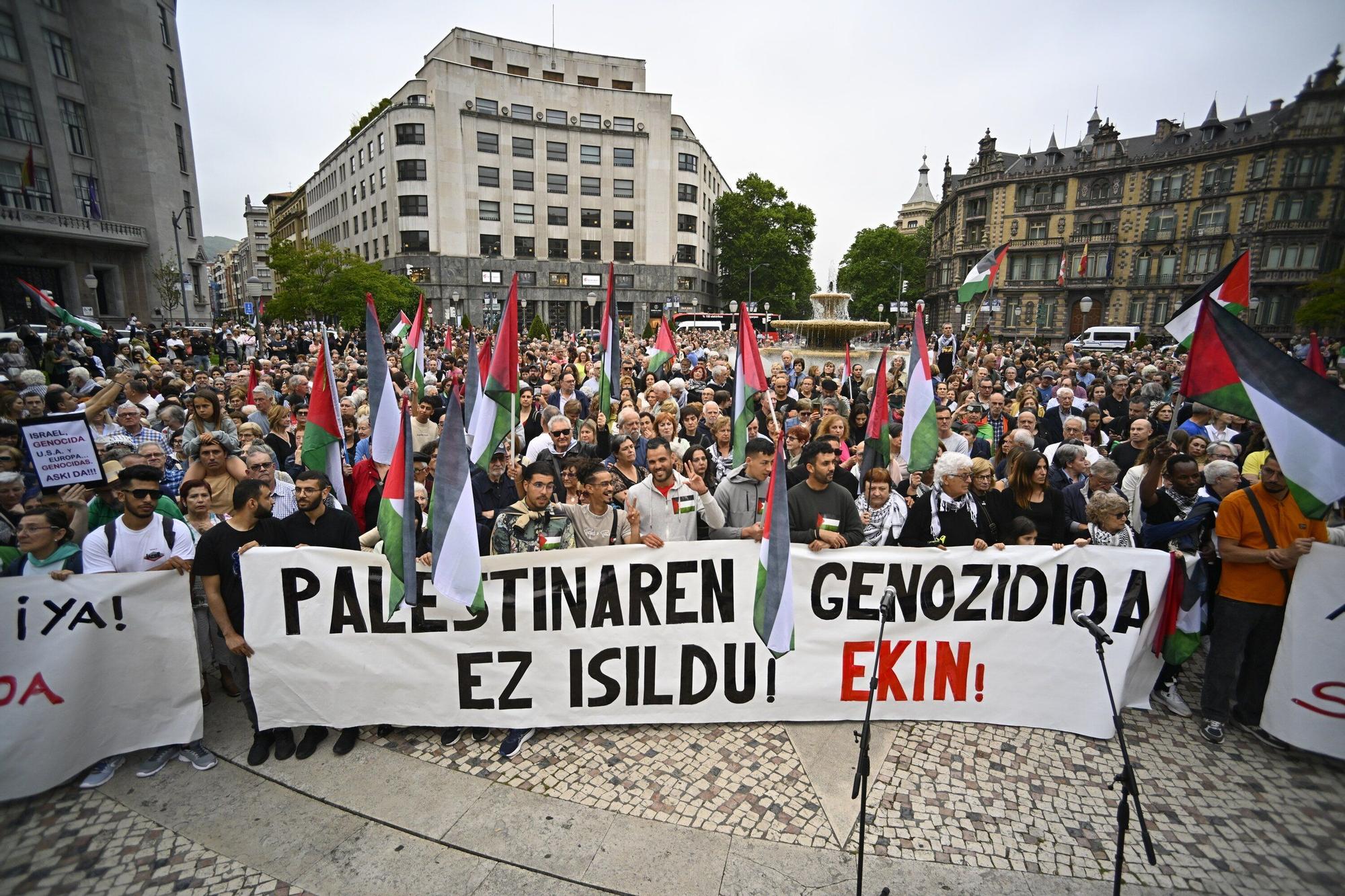 Manifestación en Bilbao para denunciar el "exterminio del pueblo palestino"
