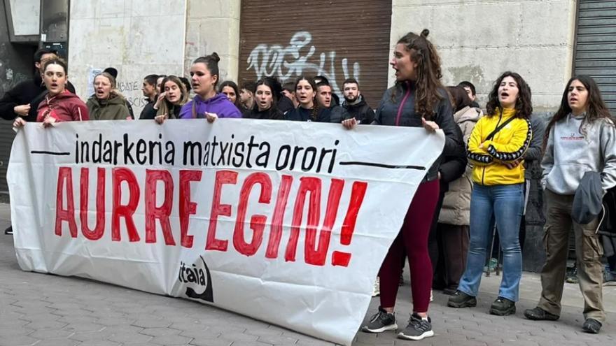 Itaia se moviliza en Estella-Lizarra para denunciar el asesinato machista en Basauri