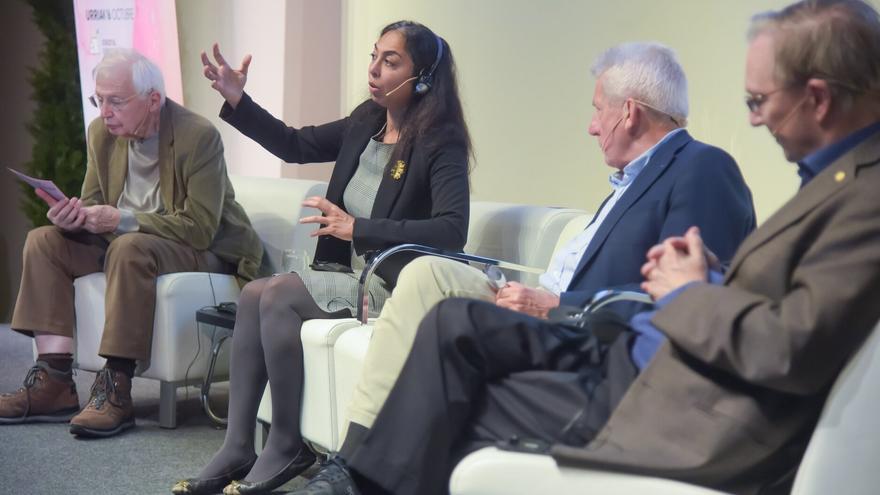 Dos premios Nobel tratan de despertar en escolares vascos la pasión por la ciencia
