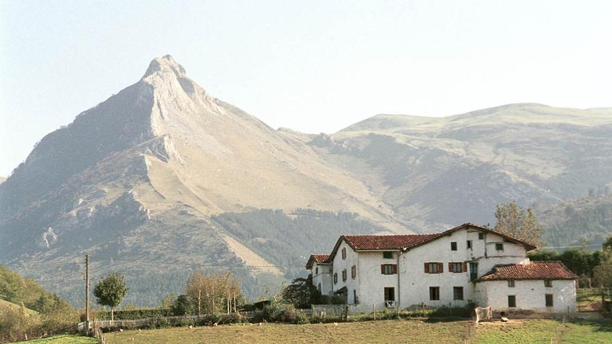 Gipuzkoa edita una guía de montaña con las cimas más emblemáticas del territorio