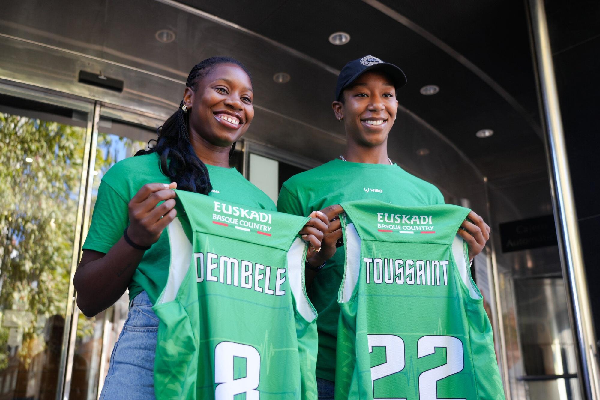 Dembele y Toussaint, presentadas como jugadoras del Araski