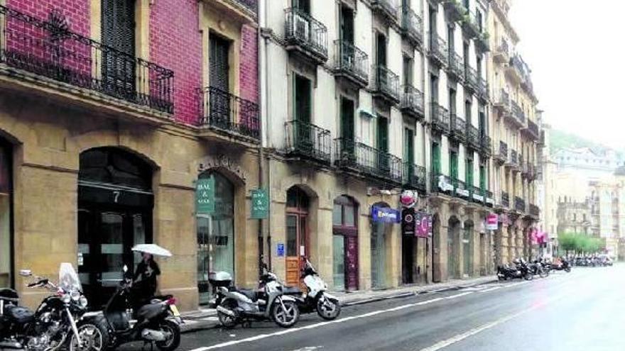 El PSE-EE denuncia que los nuevos aparcamientos para motos perjudican a los residentes