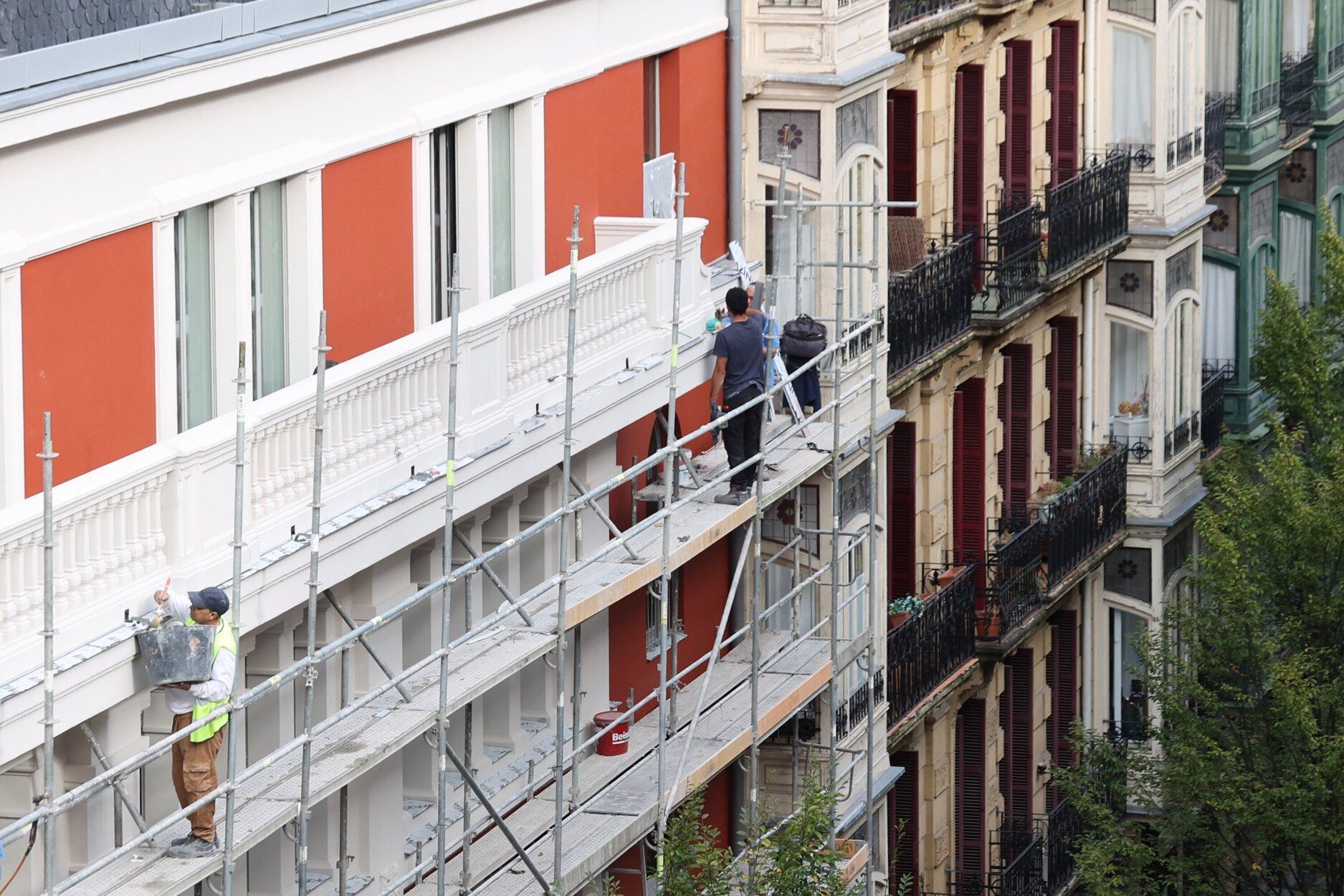 [Fotos] Empiezan a quitar el andamio exterior de las obras del Edificio de Bellas Artes