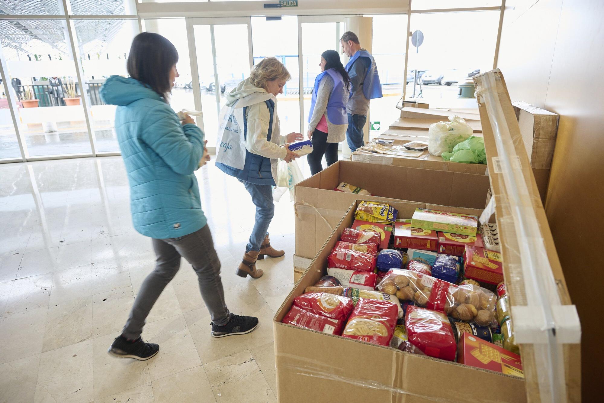 Fotos de la Gran recogida del Banco de Alimentos de Navarra en E.Leclerc