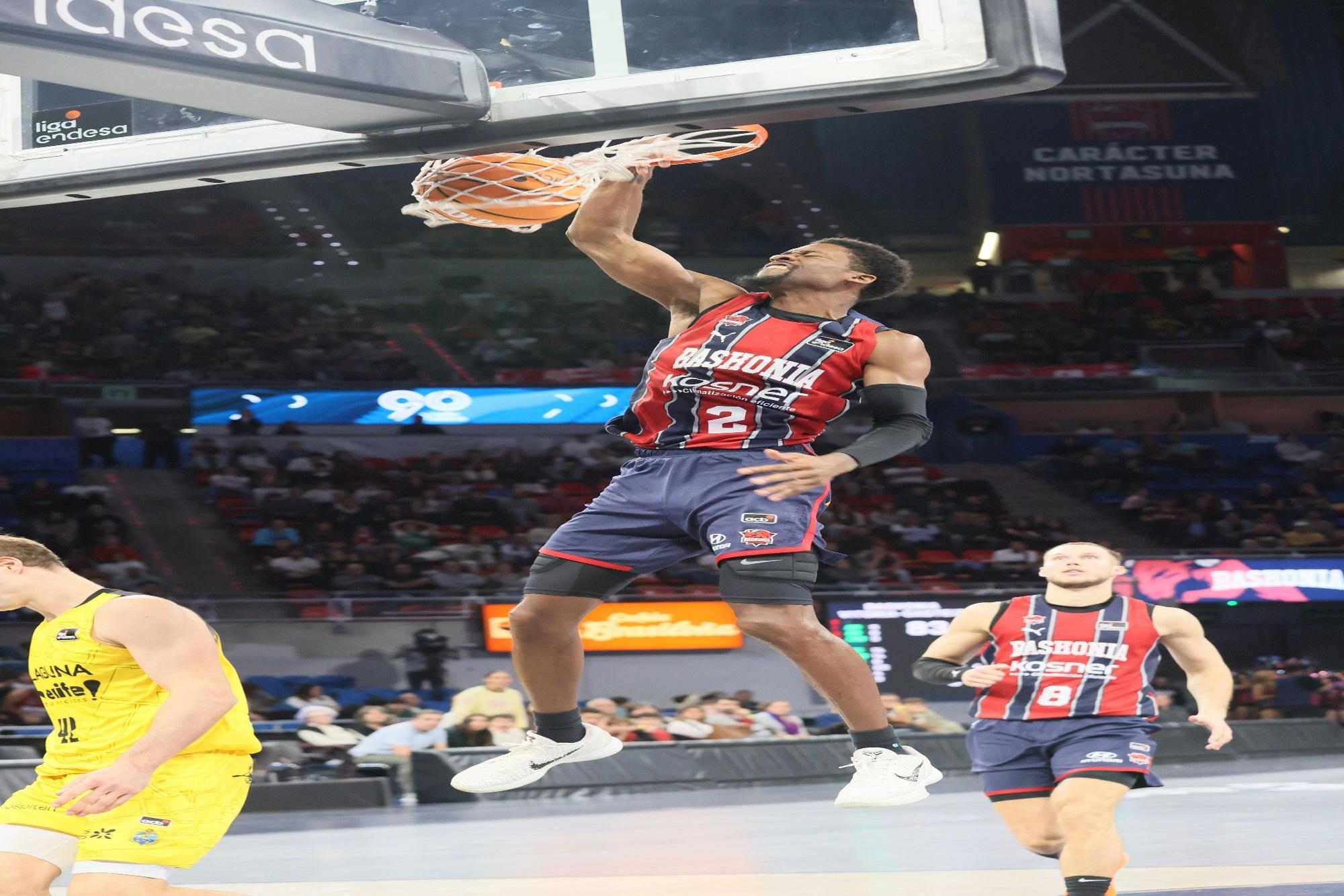 Todas las imágenes del Baskonia - La Laguna Tenerife (89-79)