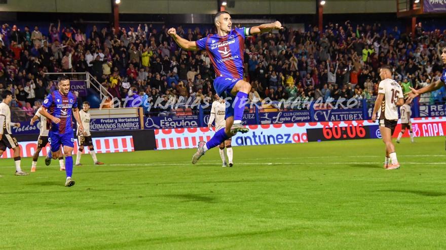 Imanol Barace mantiene vivo al Extremadura