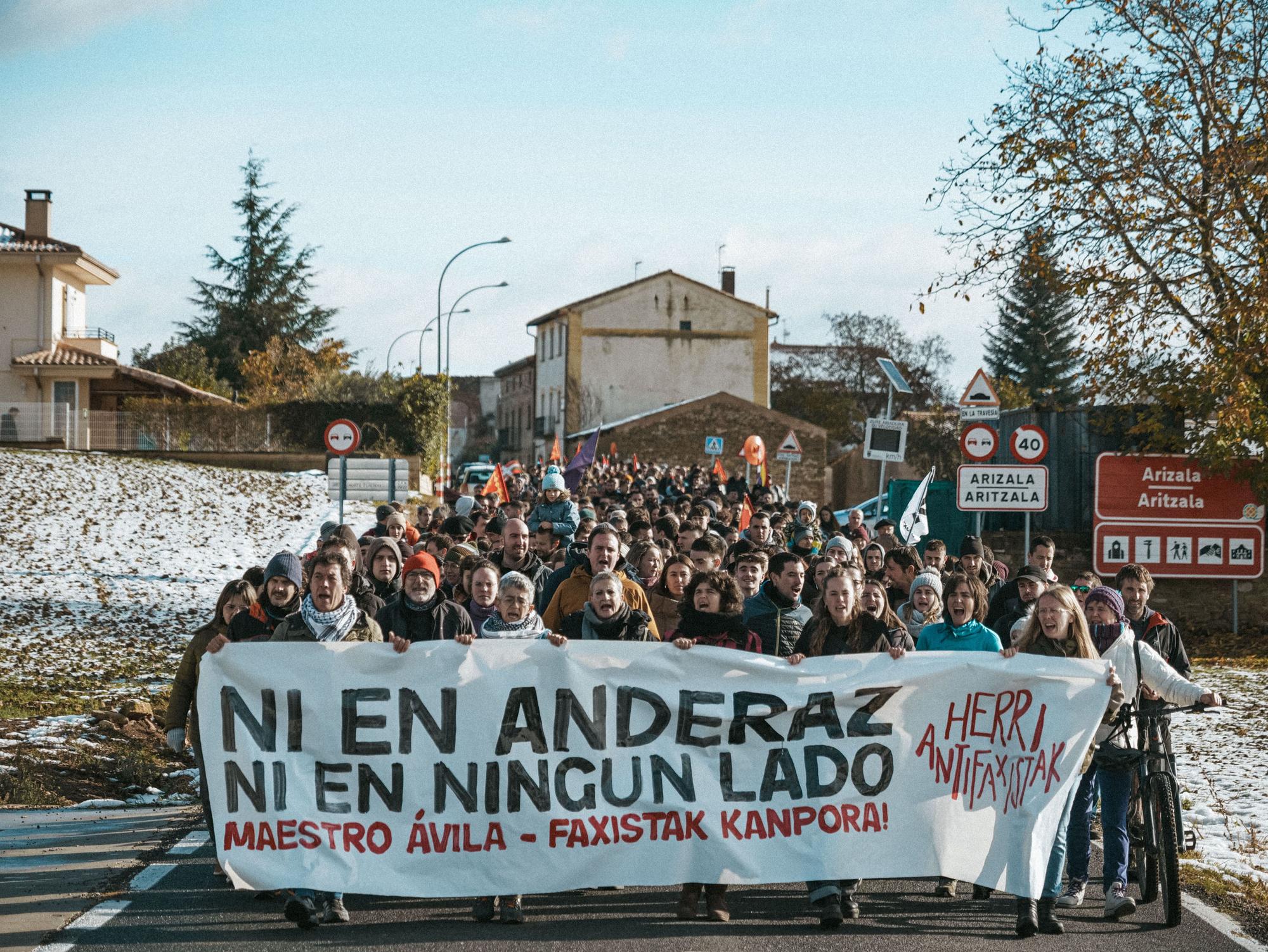 Fotos de la manifestación desde Arizala hasta Abárzuza contra la presencia de la Fundación Maestro Ávila