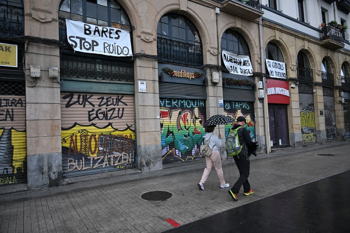 Vecinos de Marzana reivindican su derecho a descansar frente al ruido de terrazas y bares