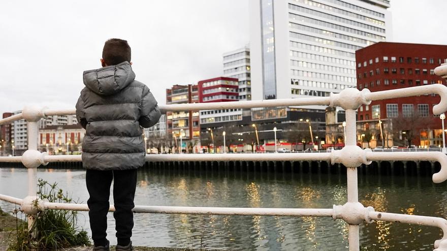La enfermedad que roba la infancia: "En el hospital se me saltaron las lágrimas. Si mi hijo se quejaba era por algo"