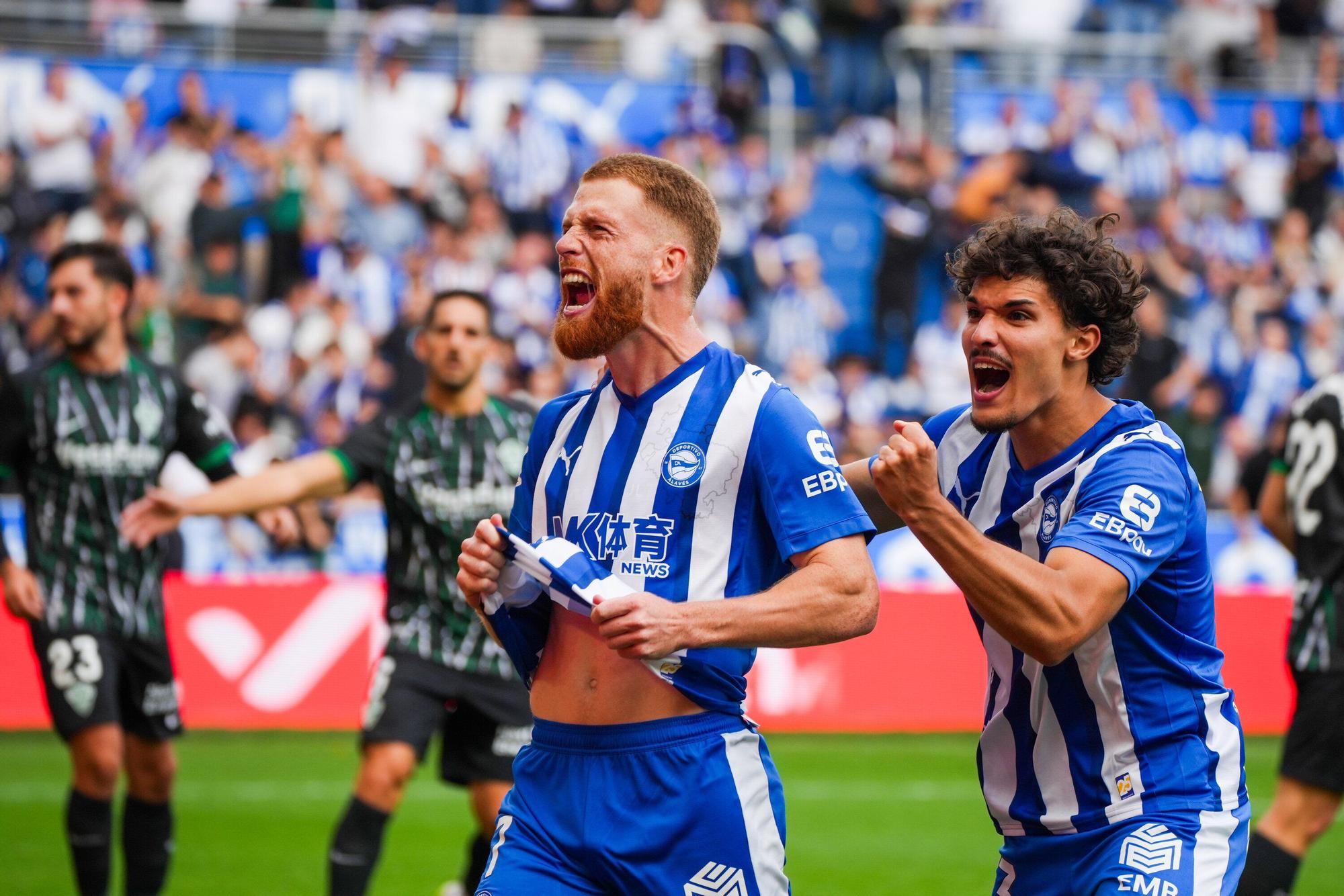 En Imágenes: El Alavés se impone al Elche