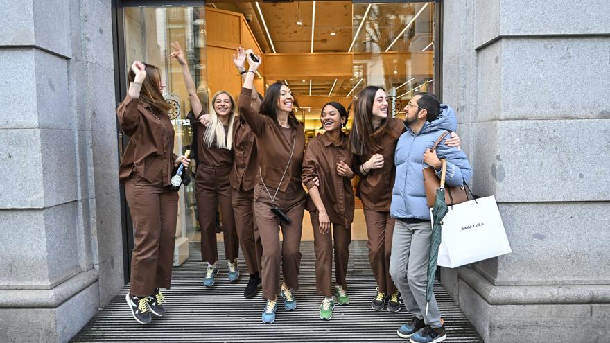 La plantilla de Bimba y Lola de Bizkaia, agraciada con el segundo premio de la Lotería de Navidad
