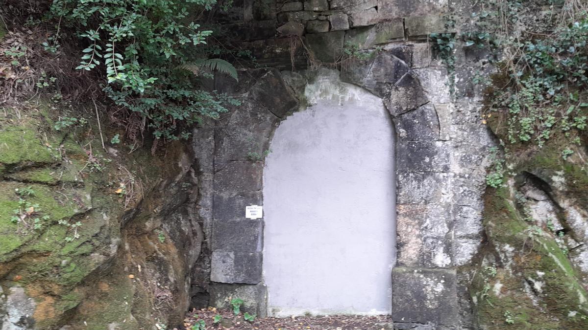 Una pared luce blanca tras la limpieza