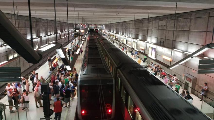 El truco de un bilbaino para cambiar de línea de metro en San Inazio que genera debate en redes