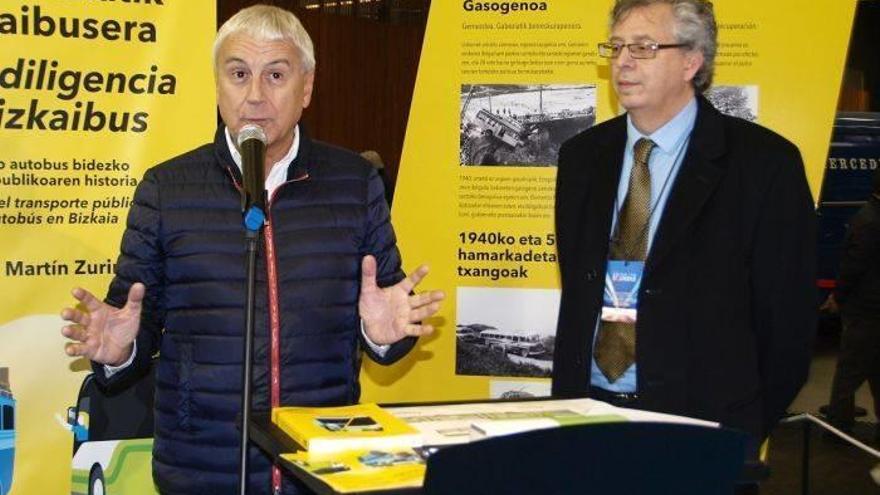 El libro ha sido presentado esta mañana en el BEC por el diputado foral de Transportes, Movilidad y Cohesión del Territorio, Vicente Reyes, y por su autor Miguel Martín Zurimendi.