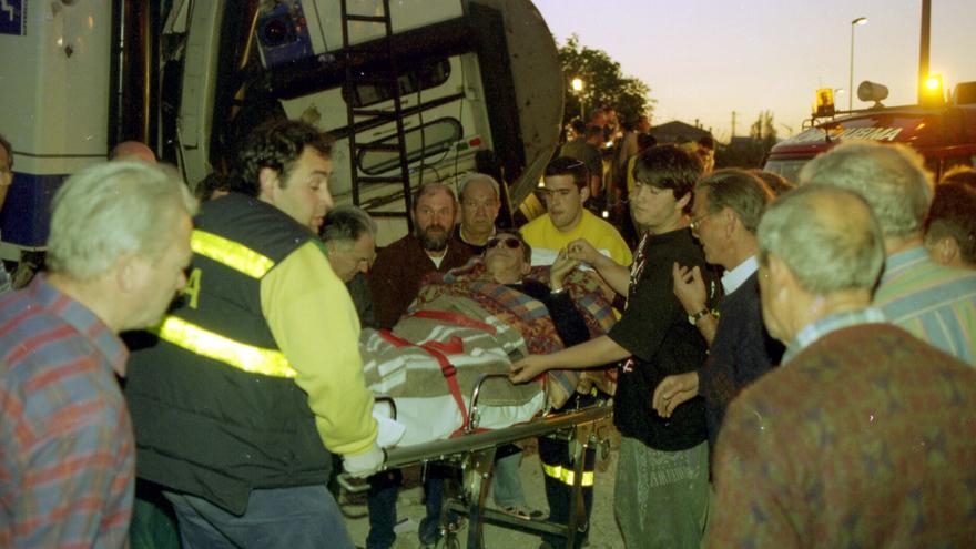 Tragedia de Uharte-Arakil: “Varios vecinos llevamos los 18 cadáveres al frontón, que se convirtió en una morgue”