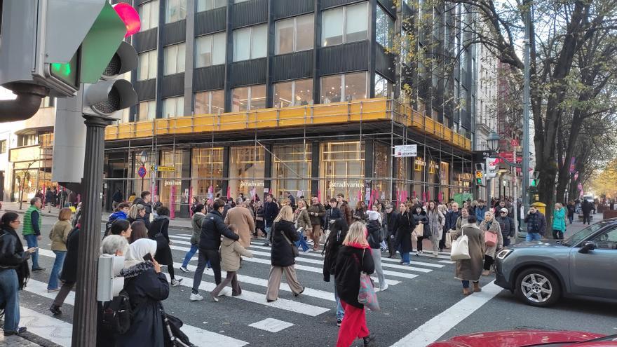 El 52,5% de los vascos respalda priorizar a los "autóctonos" a la hora de distribuir los recursos públicos, según el Deustobarómetro