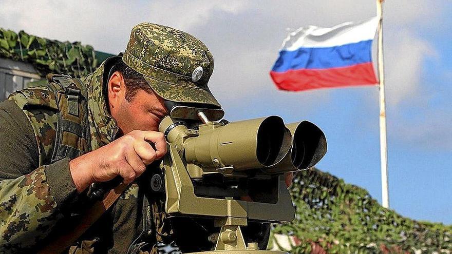 Errusiak NATOren hedapenari erantzun militarra emateko mehatxua egin du