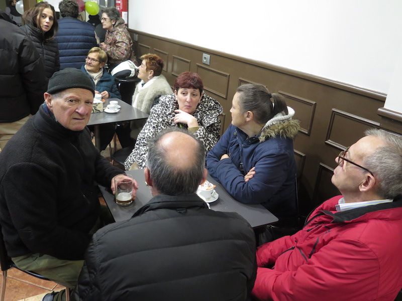 La inauguración de la cafetería 'La Kuadrilla' de Zumarraga