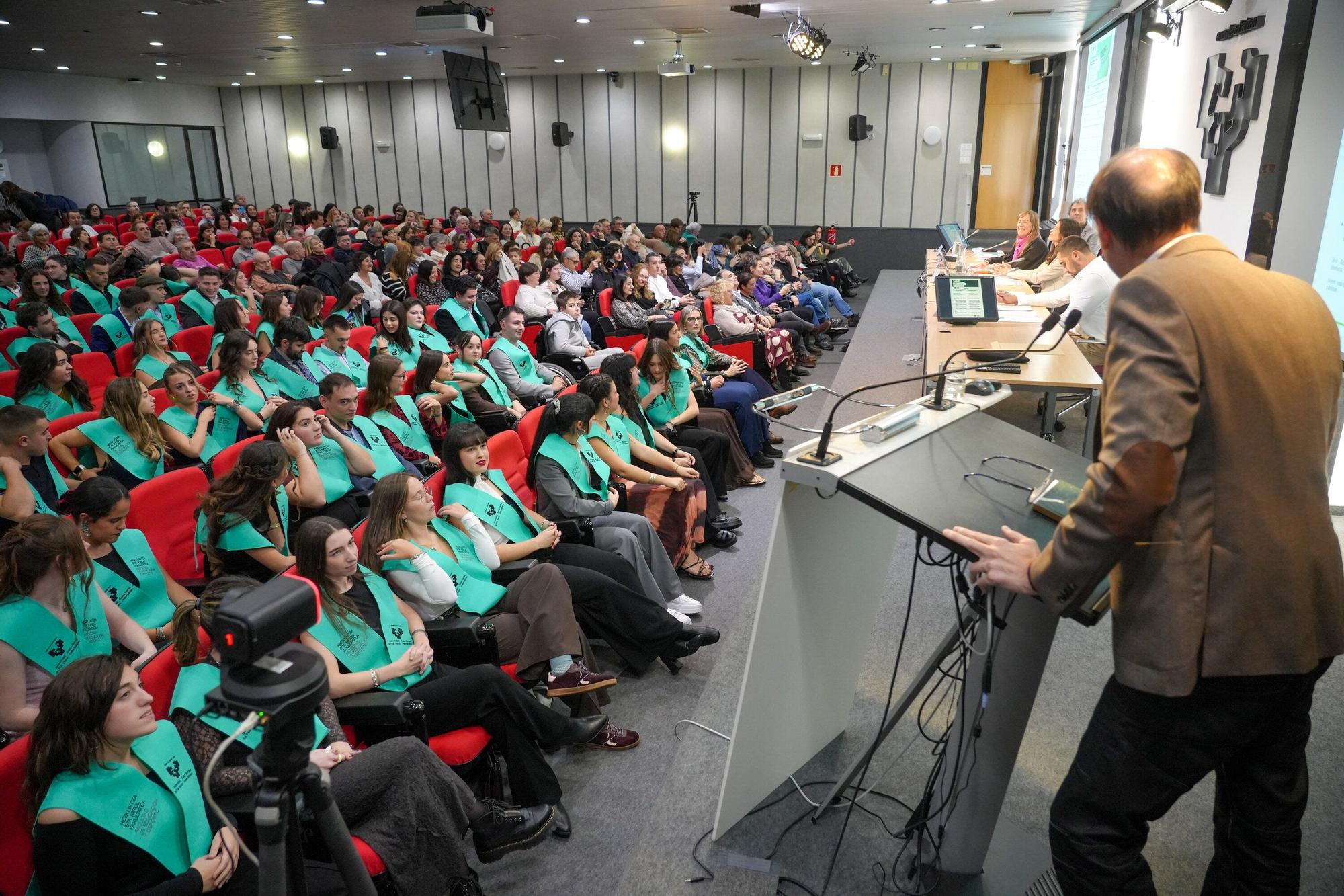 En imágenes: Graduación de la 12ª promoción de los grados de Educación de la EHU