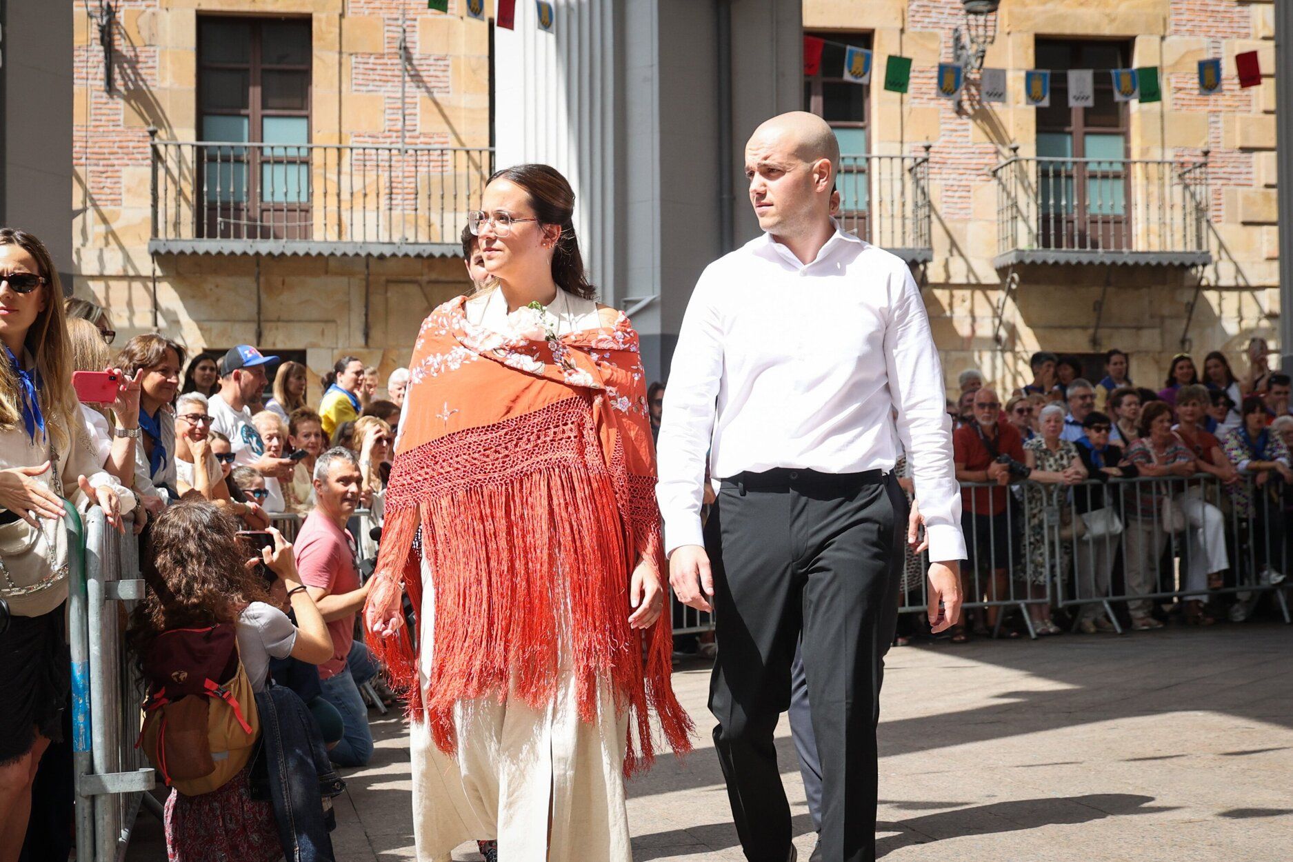 Emoción en Ordizia con el baile de los Santaneros