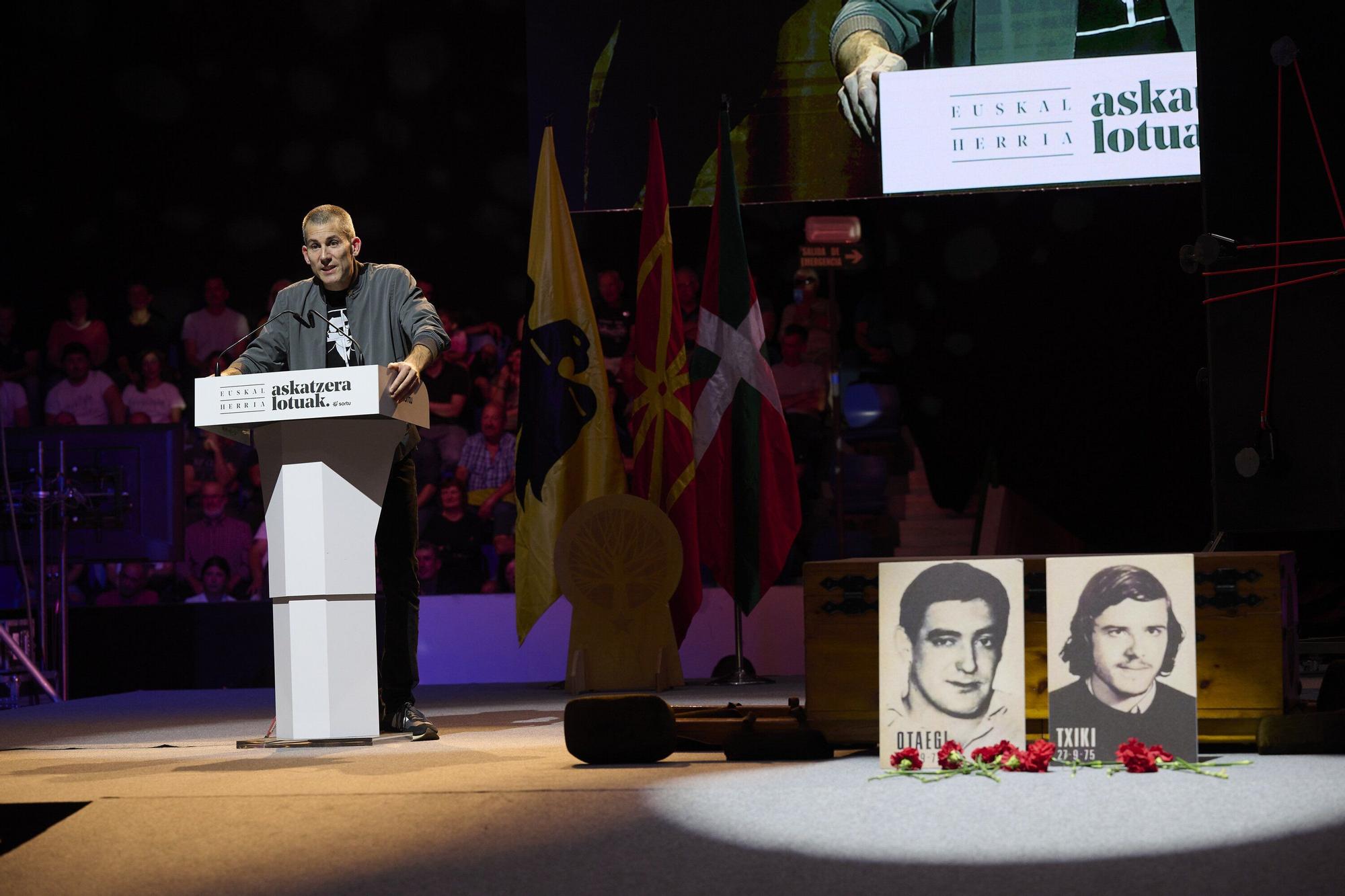 La izquierda abertzale reivindica la "ruptura democrática" en el 50 aniversario del fusilamiento de Txiki y Otaegi