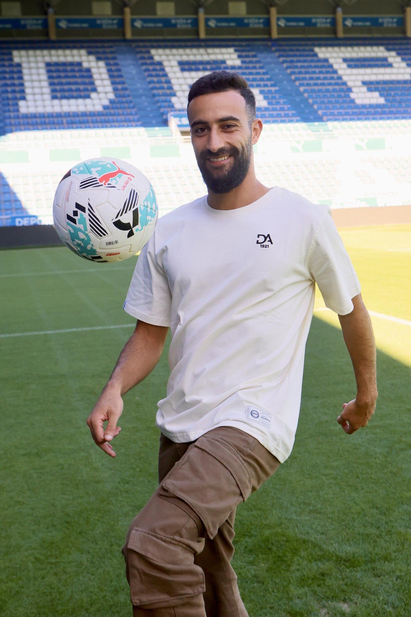 En imágenes: Entrevista al jugador del Alavés Abde Rebbach