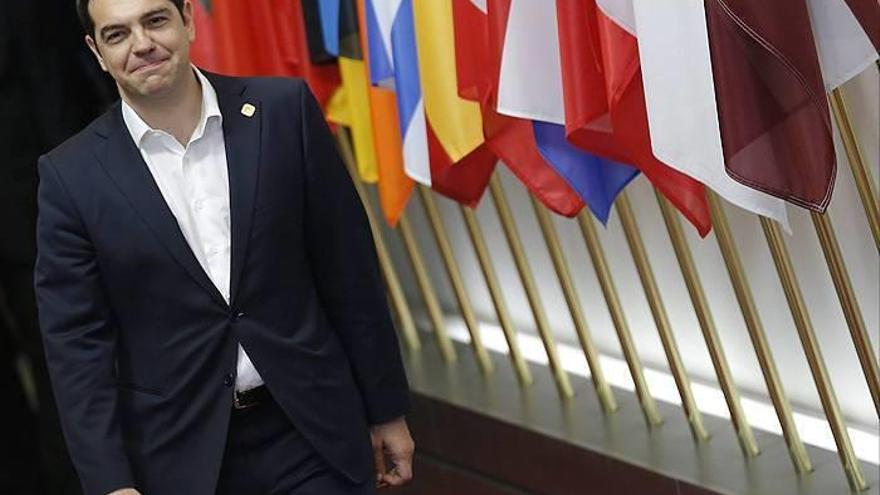 Merkel pide a Tsipras que acepte la &quot;extraordinariamente generosa&quot; propuesta