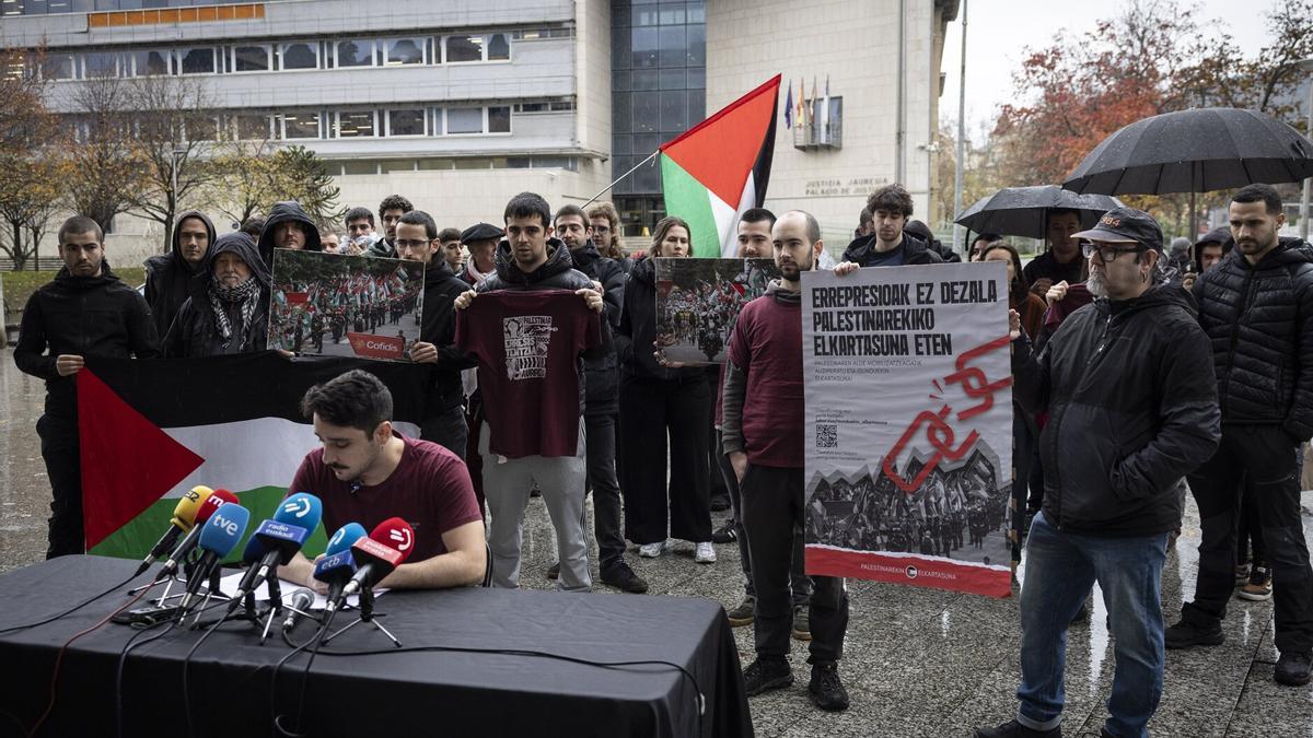 Concentración de la Plataforma Palestinarekin Elkartasuna, en Donostia.