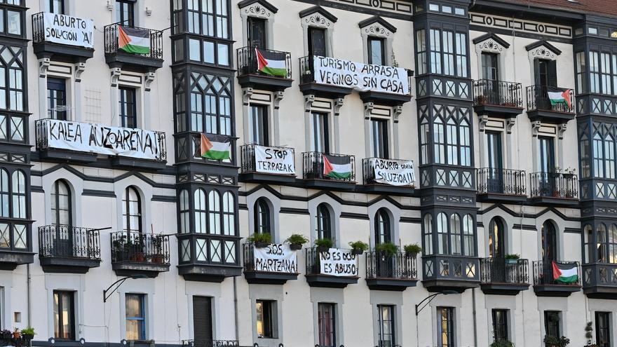 &quot;Una vecina de Marzana estuvo el sábado pasado sin dormir hasta las dos de la mañana porque el bar de abajo tenía prácticamente una rave&quot;