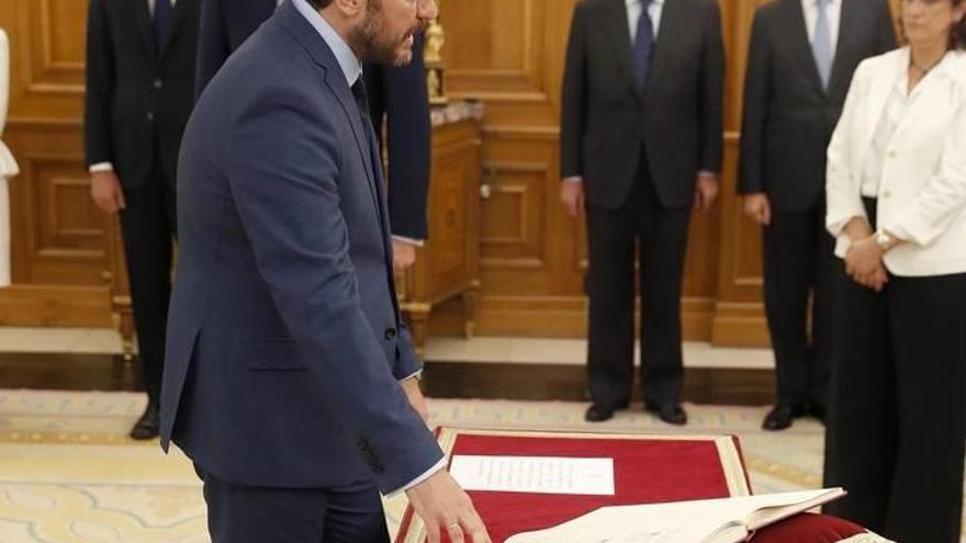 Máxim Huerta promete su cargo como ministro de Cultura y Deportes del Gobierno