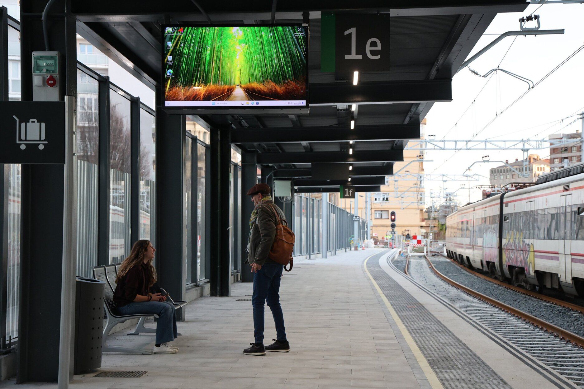 Irun abre su nueva estación de Cercanías Renfe