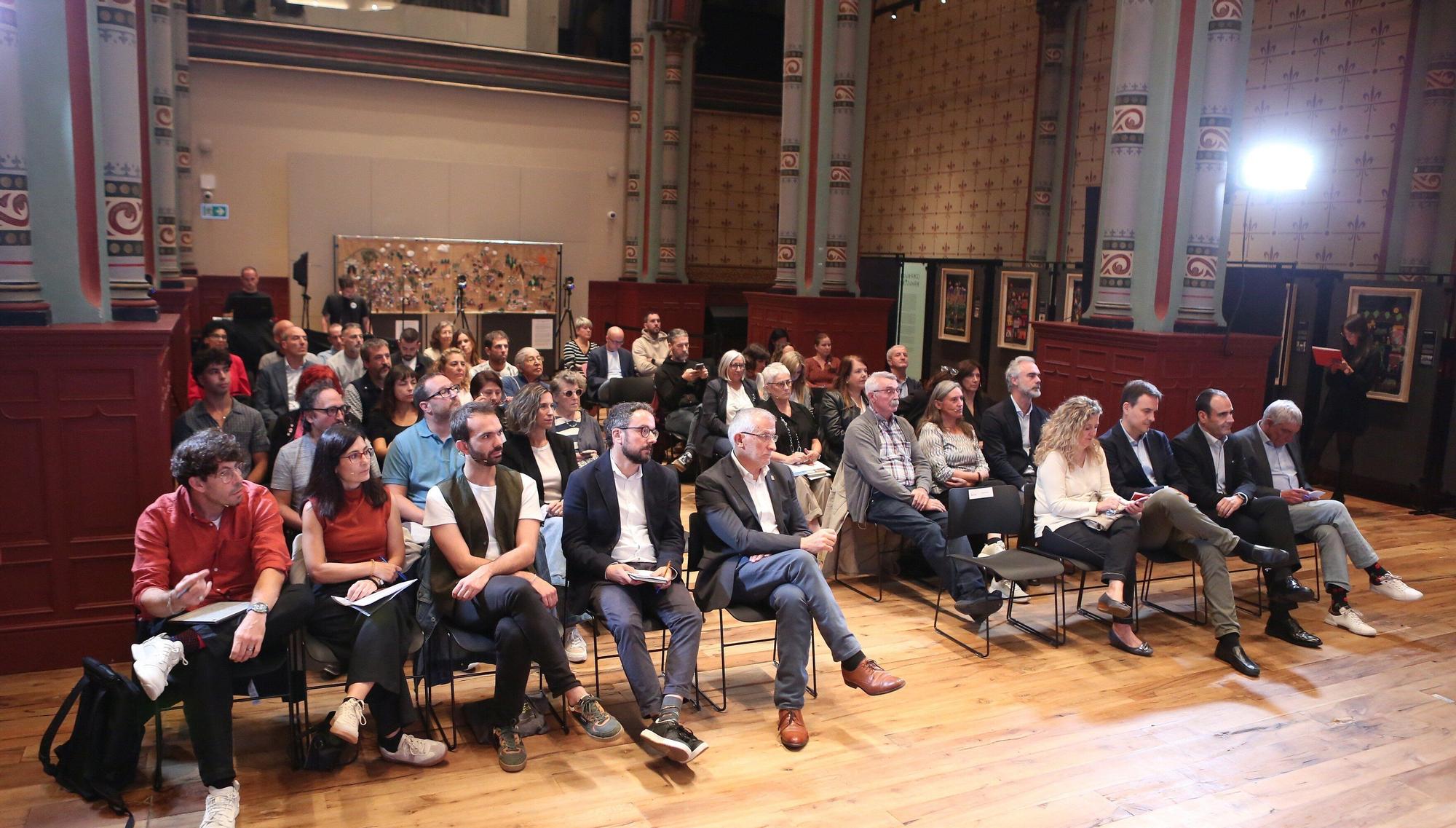 Fotos del Foro Hiria 'Participa Navarra: desafíos y oportunidades'