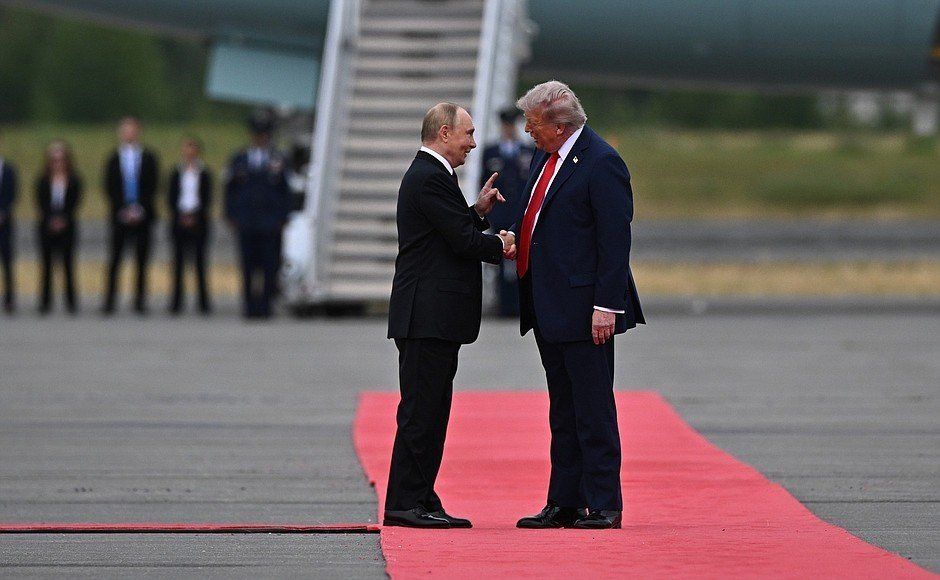 Donald Trump y Vladimir Putin se reúnen en Alaska bajo el lema 'Persiguiendo la paz'