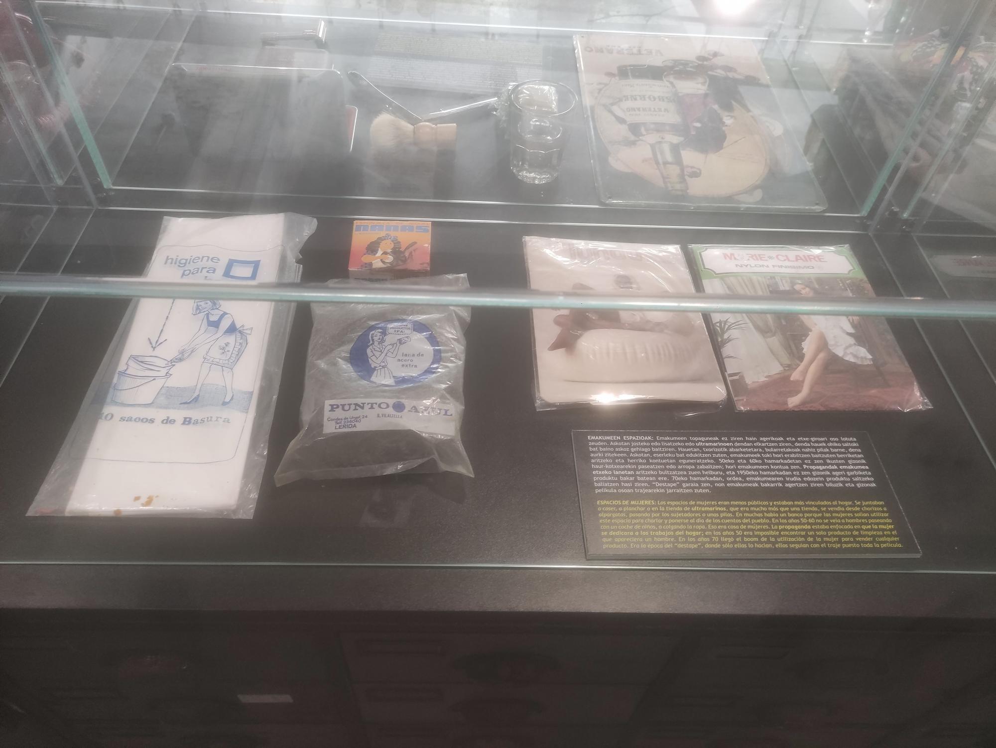 Exposición de objetos de hace unas décadas, en Legazpi